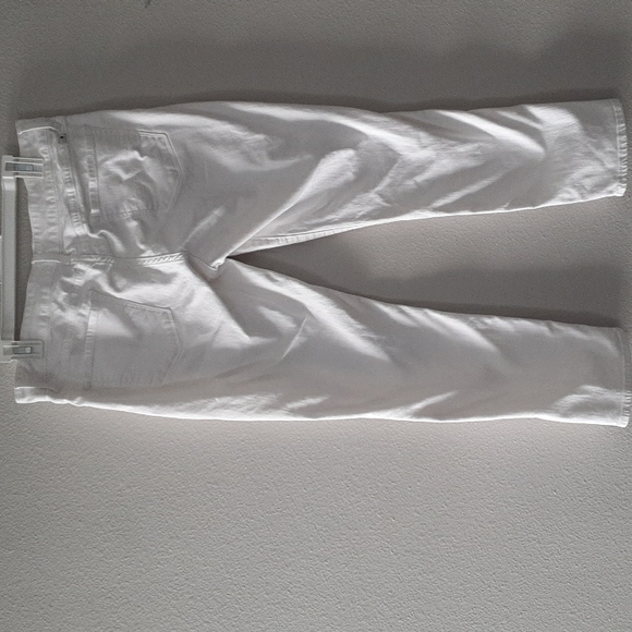 Lucky Jeans - Picture 1 of 7